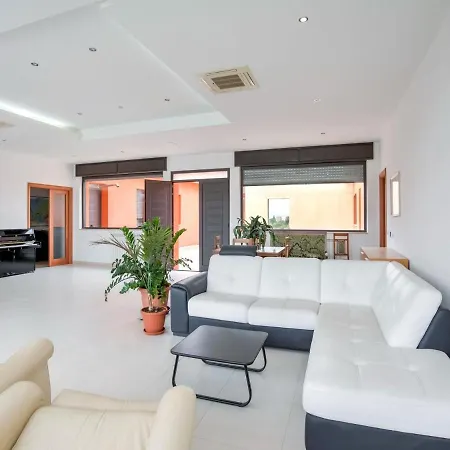 Holiday home Belvilla By Oyo Dream With Private Pool Solarino